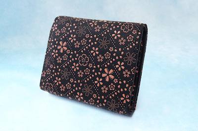 桜格子の印伝 黒ピンク　 折財布